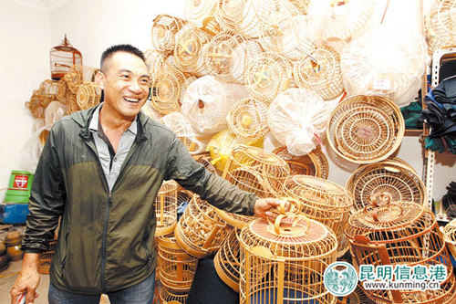 张树国带着村民，让制作鸟笼这门手艺走上了产业化发展的道路。