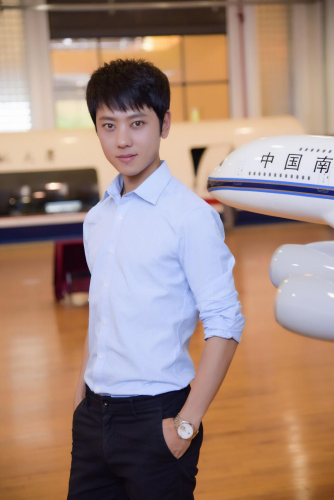 何腾坤